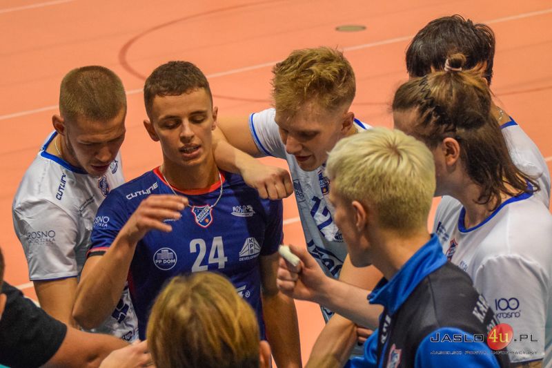 MKS "GAMRAT-MOSiR" Jasło - KS Karpaty Krosno (1:3)