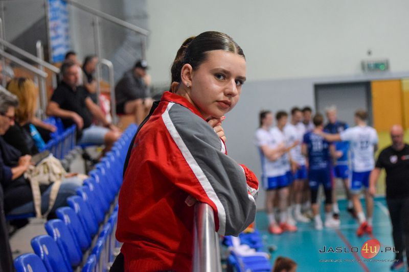MKS "GAMRAT-MOSiR" Jasło - KS Karpaty Krosno (1:3)