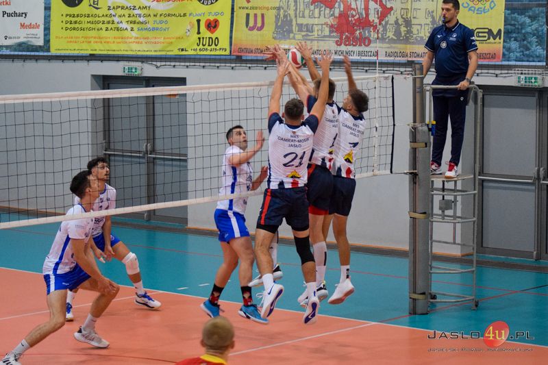 MKS "GAMRAT-MOSiR" Jasło - KS Karpaty Krosno (1:3)