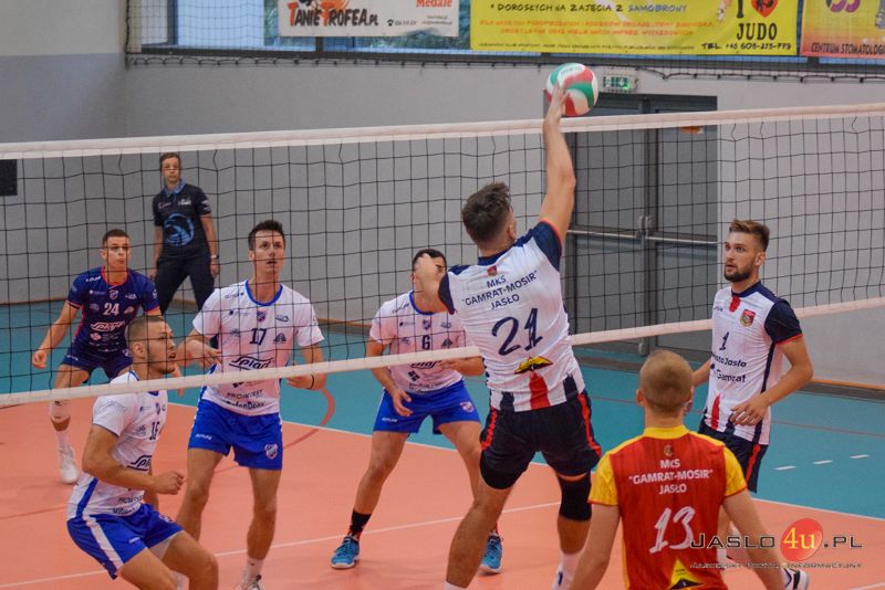 MKS "GAMRAT-MOSiR" Jasło - KS Karpaty Krosno (1:3)