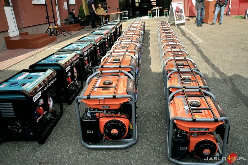 Strażacy ochotnicy z trzech powiatów otrzymali agregaty prądotwórcze