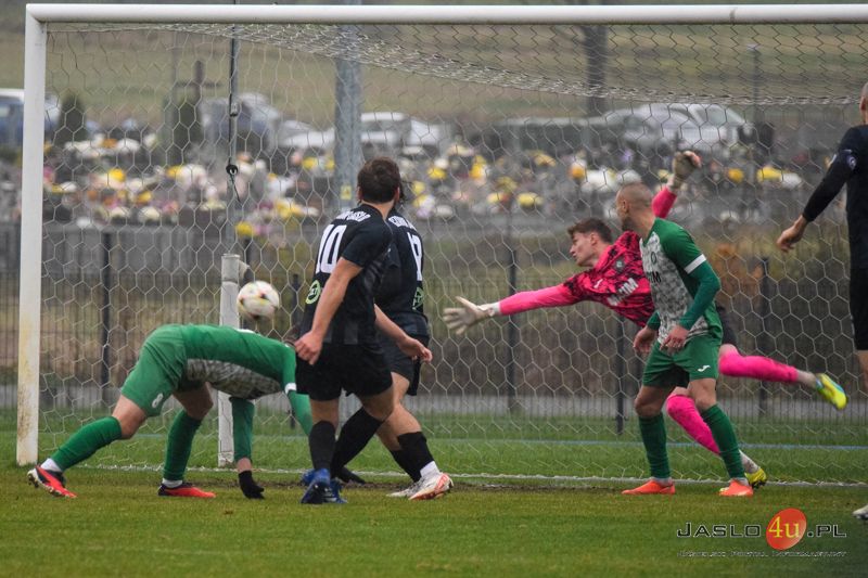 Mecz LKS Czeluśnica - JKS Czarni 1910 Jasło 1:2