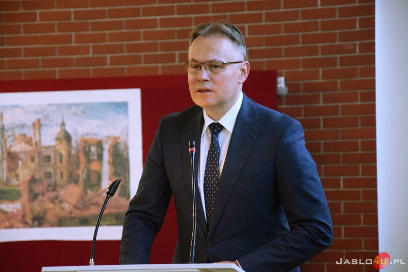 Wystawa „Wysiedlenie i zburzenie miasta Jasła w 1944 roku" w II LO w Jaśle