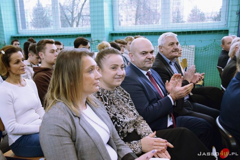 Dzień Pamięci Ofiar Stanu Wojennego w ZSB w Jaśle