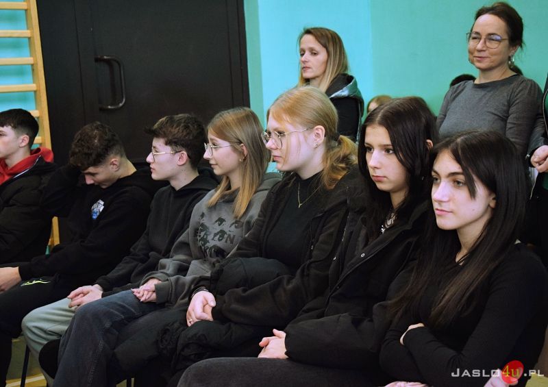 Dzień Pamięci Ofiar Stanu Wojennego w ZSB w Jaśle