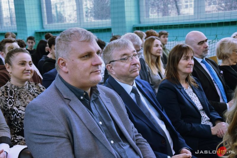 Dzień Pamięci Ofiar Stanu Wojennego w ZSB w Jaśle