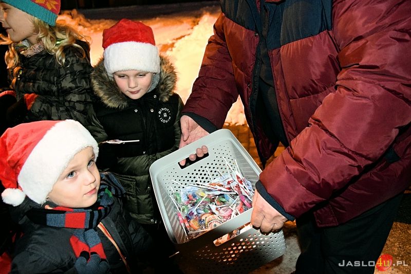 Święty Mikołaj odwiedził dzieci na osiedlu Krasińskiego-Szopena