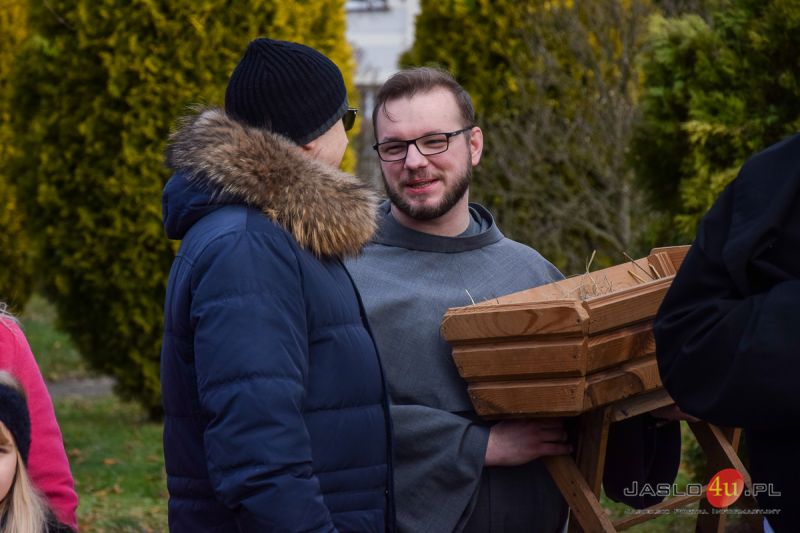 "Żywa szopka" w ogrodzie przy klasztorze oo. francizkanów w Jaśle
