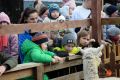 "Żywa szopka" w ogrodzie przy klasztorze oo. francizkanów w Jaśle