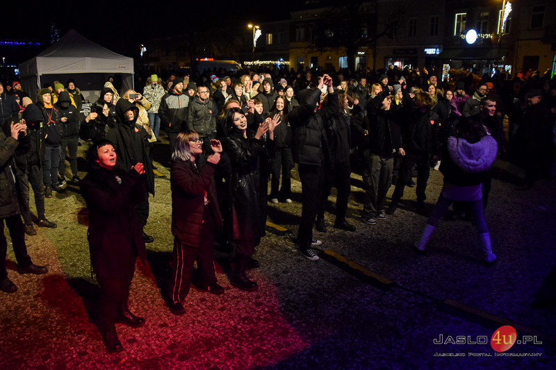 32. Finał Wielkiej Orkiestry Świątecznej Pomocy - Jasło 2024 - koncert zespołu Krusher i licytacje