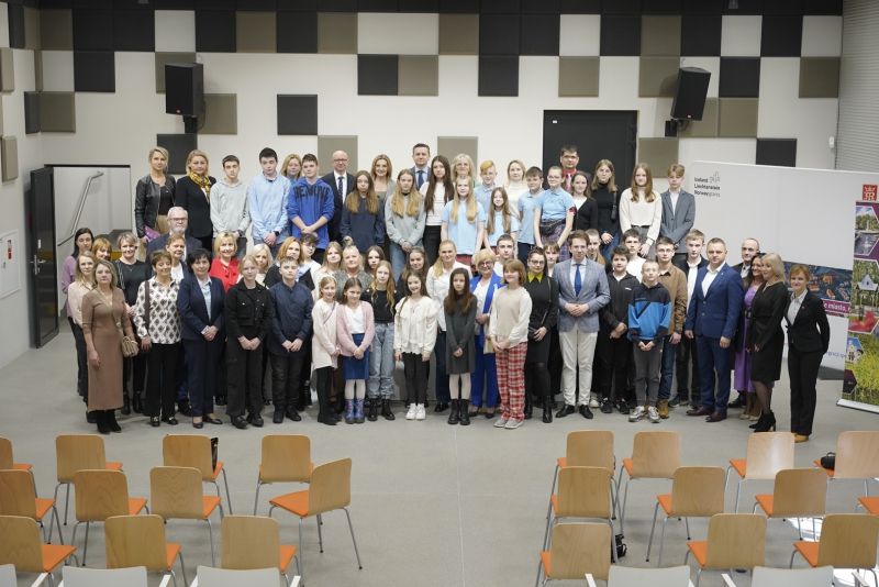 Minister edukacji Barbara Nowacka z wizytą w Gen-ie