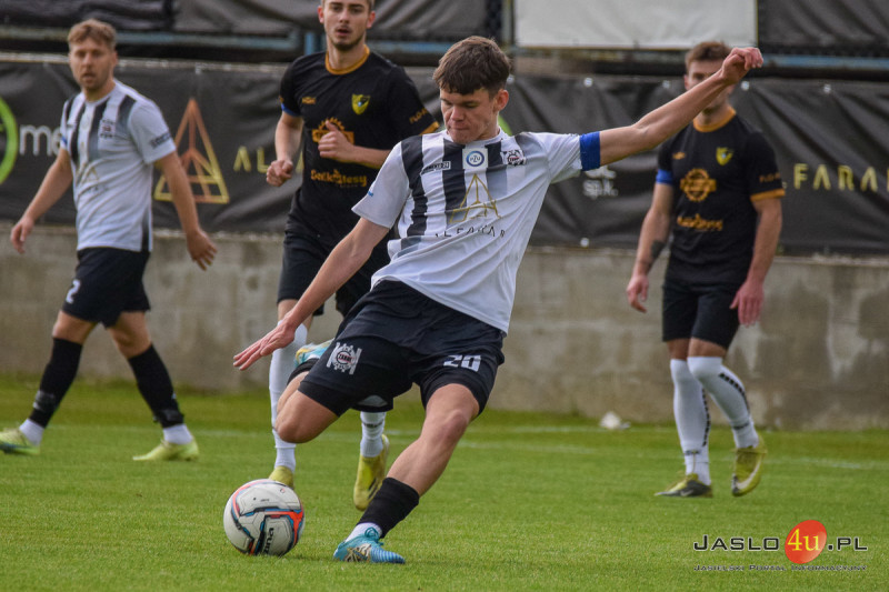 JKS Czarni 1910 Jasło - LKS Przełom Besko 5:0