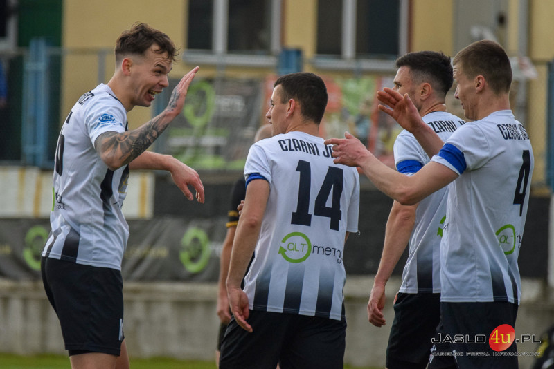 JKS Czarni 1910 Jasło - LKS Przełom Besko 5:0