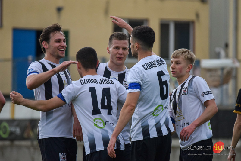 JKS Czarni 1910 Jasło - LKS Przełom Besko 5:0