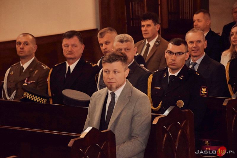 Uroczystość nadania sztandaru Miasta Jasła