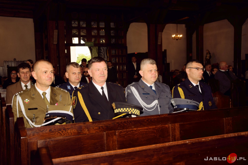 Uroczystość nadania sztandaru Miasta Jasła