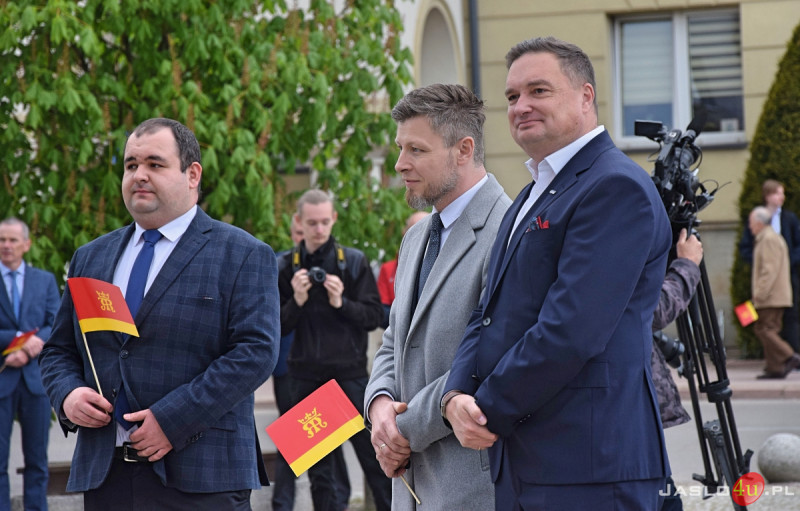 Uroczystość nadania sztandaru Miasta Jasła