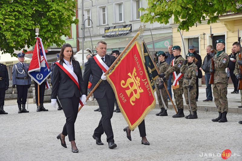 Uroczystość nadania sztandaru Miasta Jasła