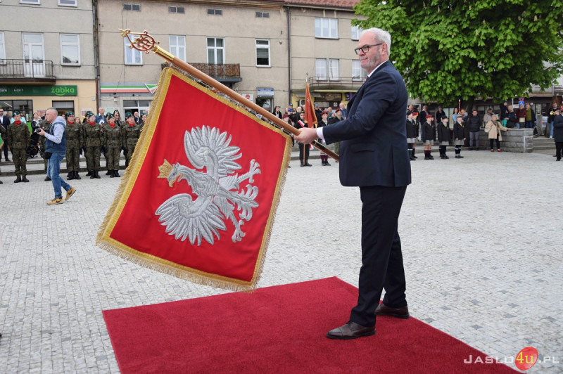 Uroczystość nadania sztandaru Miasta Jasła