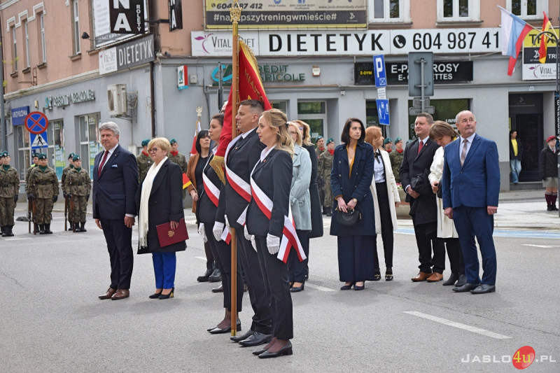 Uroczystość nadania sztandaru Miasta Jasła