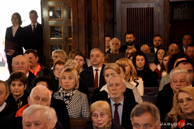 Uroczystość nadania sztandaru Miasta Jasła