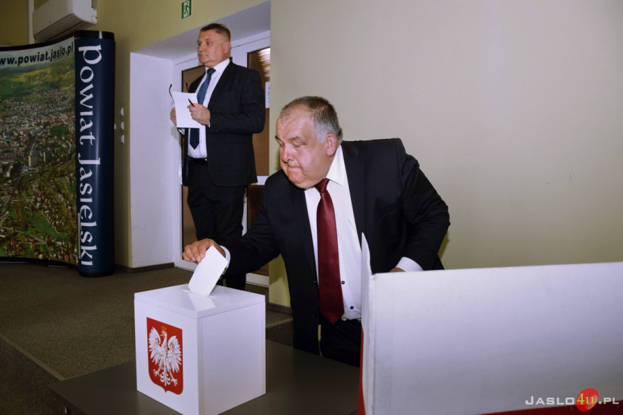 I Sesja Rady Powiatu w Jaśle VII kadencji