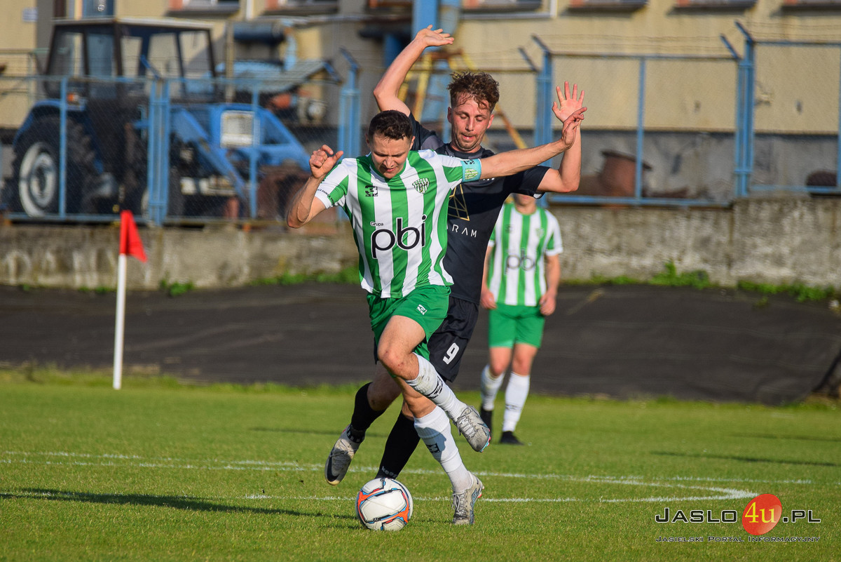 Mecz JKS Czarni 1910 Jasło - Przełęcz Dukla (3:0)