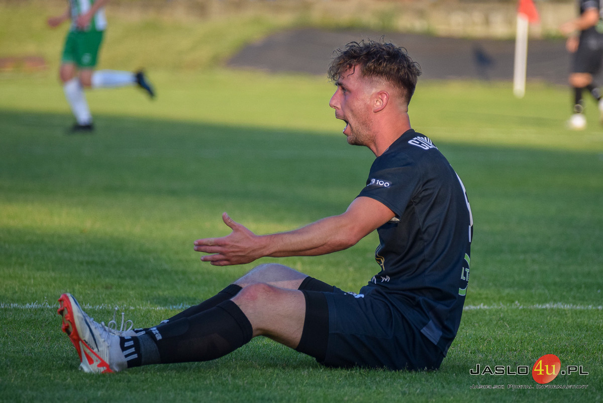 Mecz JKS Czarni 1910 Jasło - Przełęcz Dukla (3:0)