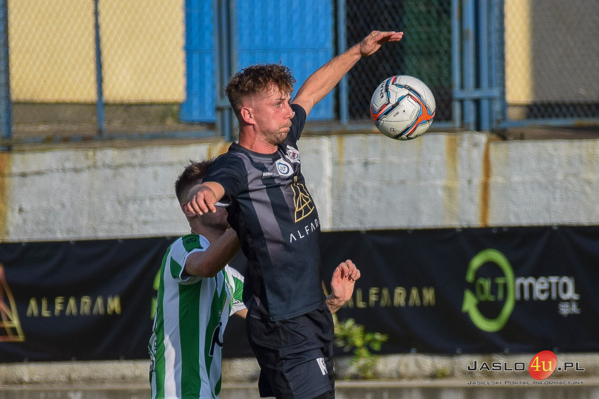 Mecz JKS Czarni 1910 Jasło - Przełęcz Dukla (3:0)
