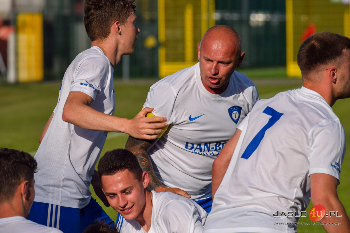 JKS Czarni 1910 Jasło - Tempo Nienaszów 2:1
