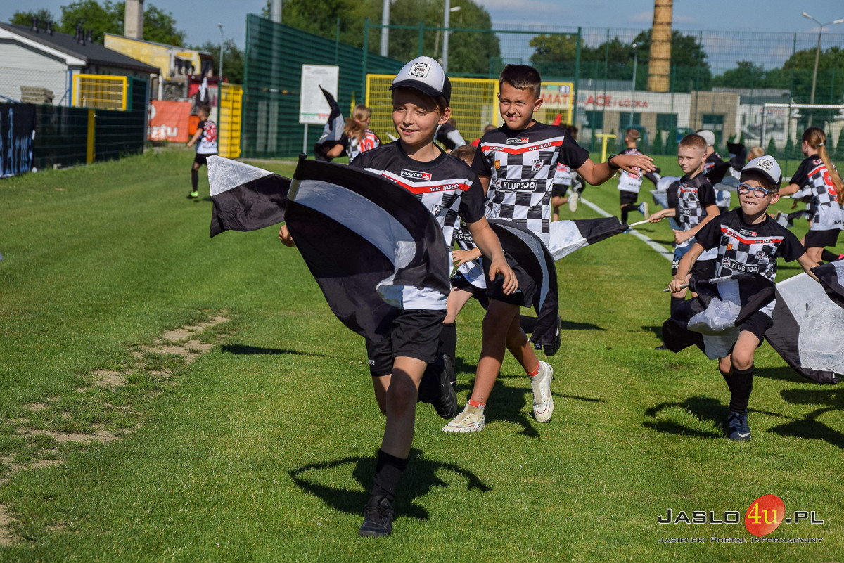 Mecz JKS Czarni 1910 Jasło - LKS Czeluśnica (3:2)