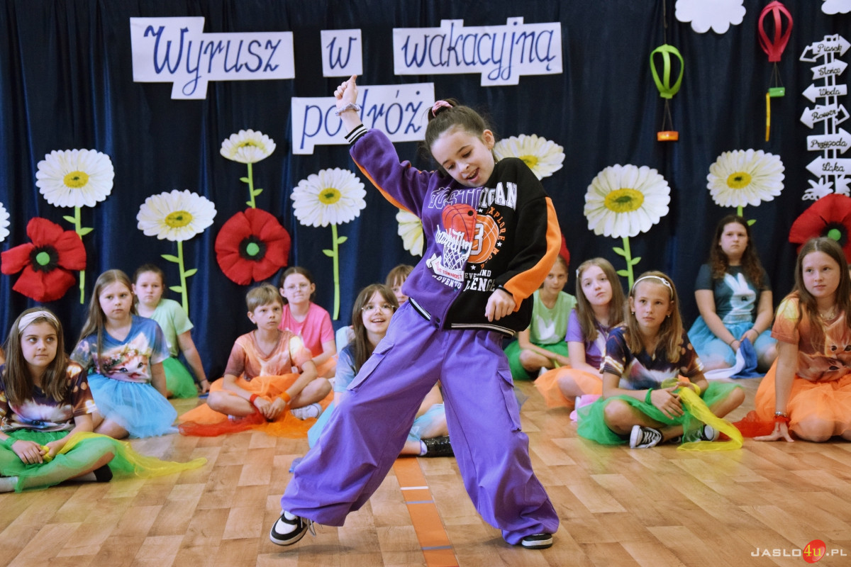 Uroczysty apel z okazji zakończenia roku szkolnego w SP nr 4 w Jaśle