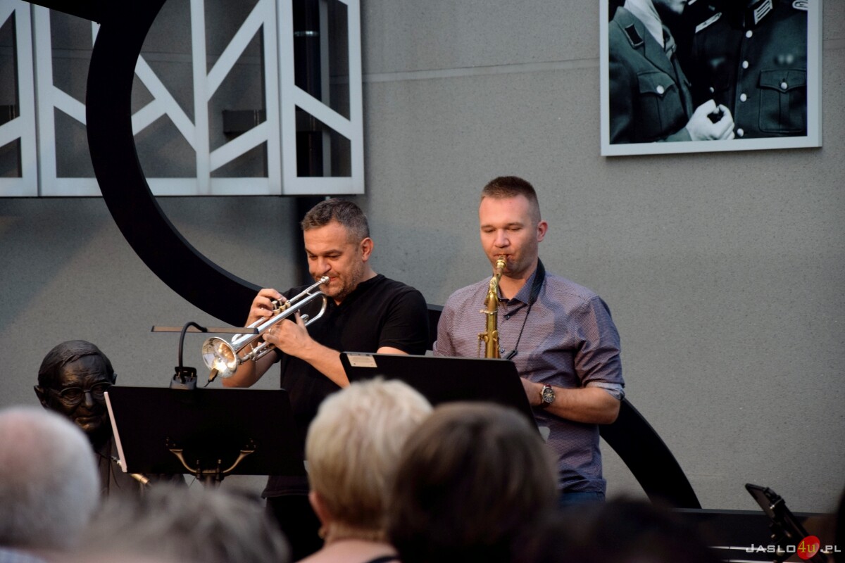 Koncert przy ławeczce Jerzego "Dudusia" Matuszkiewicza