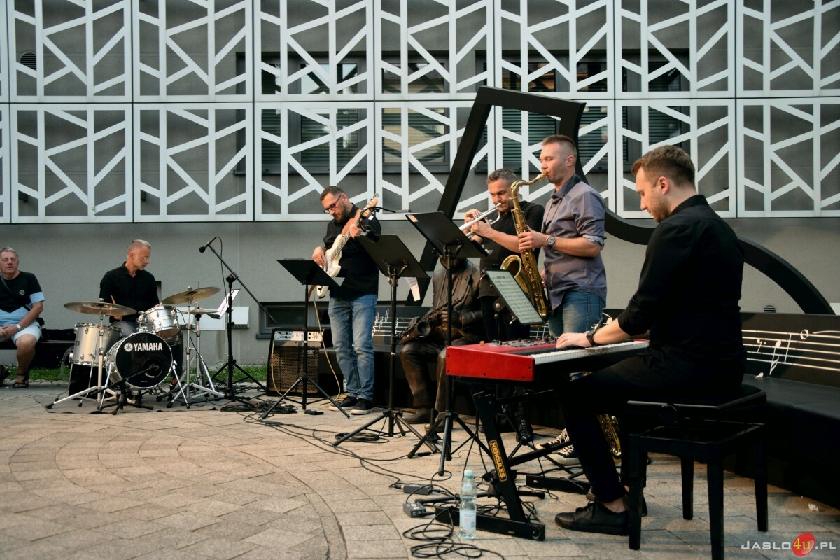 Koncert przy ławeczce Jerzego "Dudusia" Matuszkiewicza