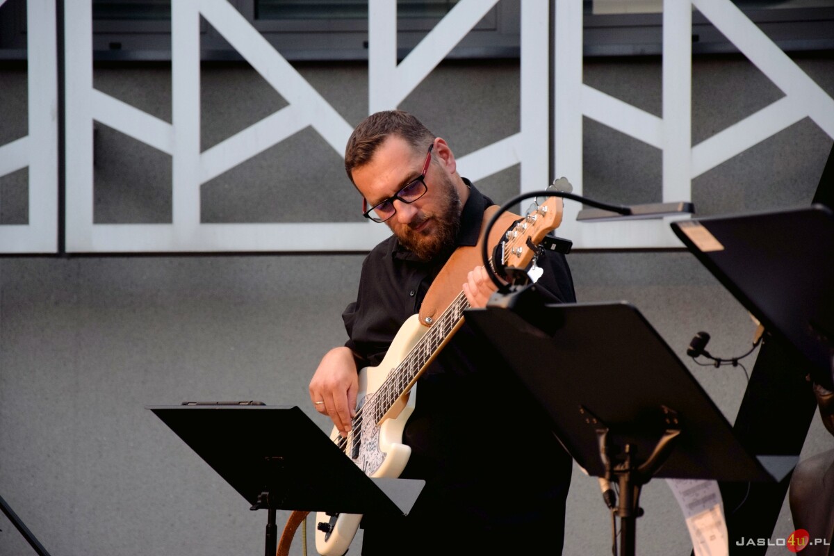 Koncert przy ławeczce Jerzego "Dudusia" Matuszkiewicza