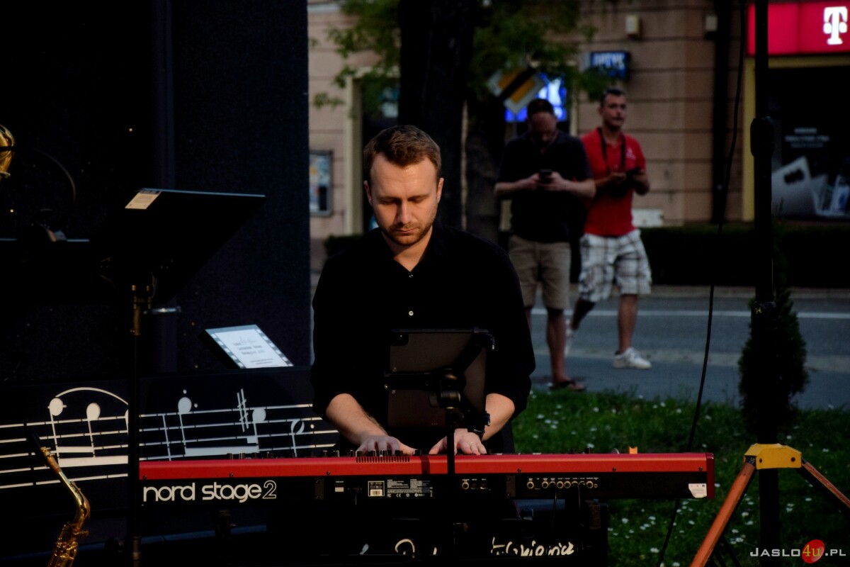 Koncert przy ławeczce Jerzego "Dudusia" Matuszkiewicza
