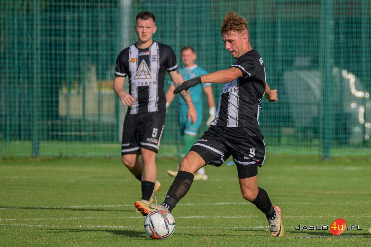 Mecz JKS Czarni 1910 Jasło - Głogovia Głogów Małopolski 2:3