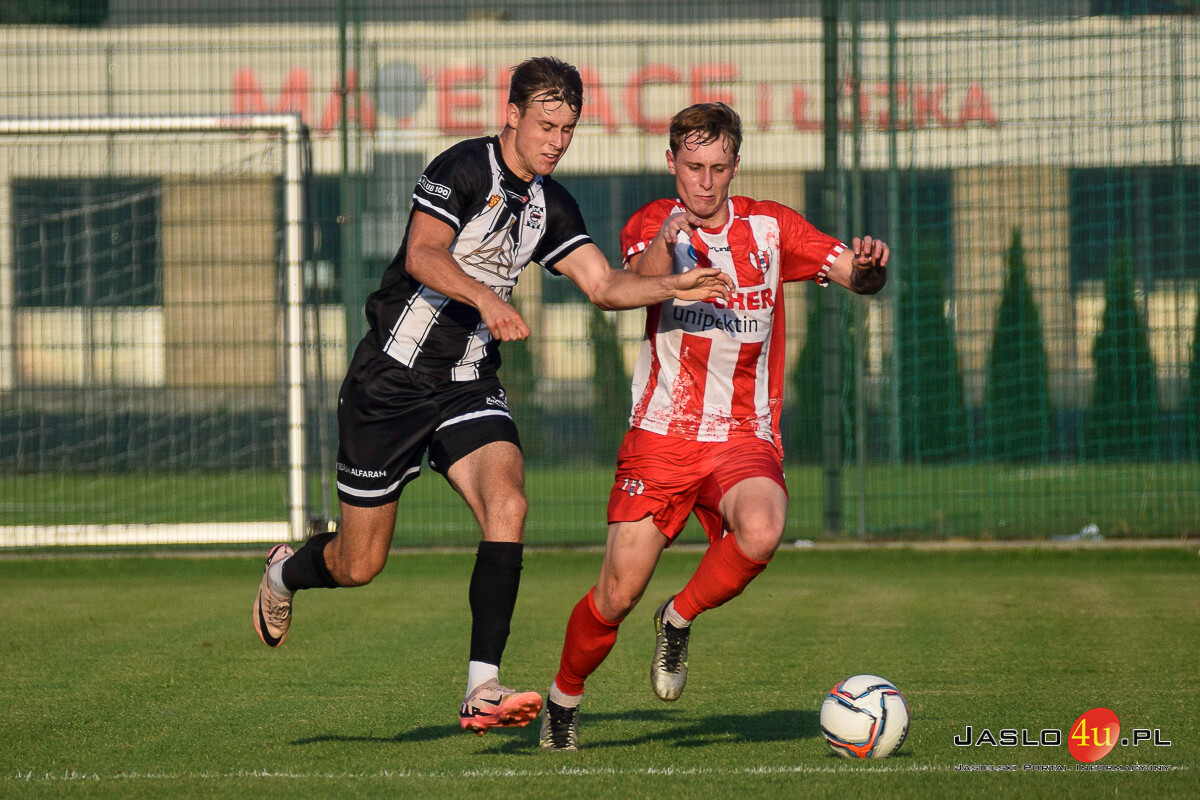 Mecz JKS Czarni 1910 Jasło - Orzeł Przeworsk (1:0)