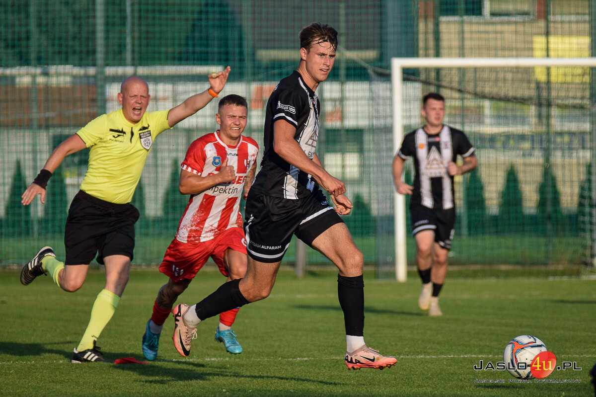 Mecz JKS Czarni 1910 Jasło - Orzeł Przeworsk (1:0)