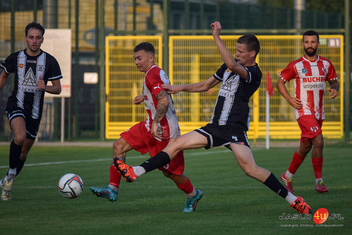 Mecz JKS Czarni 1910 Jasło - Orzeł Przeworsk (1:0)