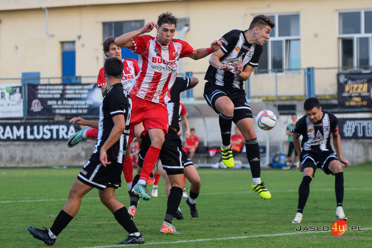 Mecz JKS Czarni 1910 Jasło - Orzeł Przeworsk (1:0)