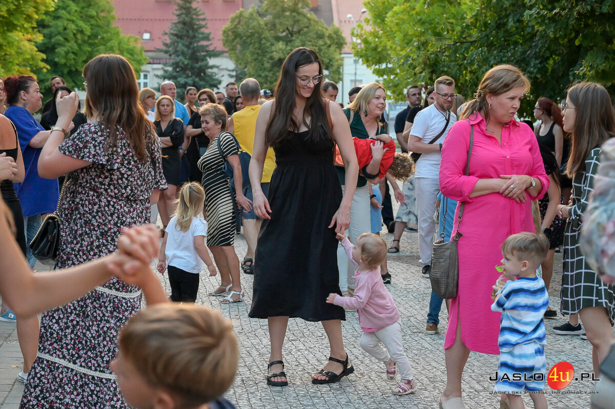 Potańcówka na jasielskim rynku