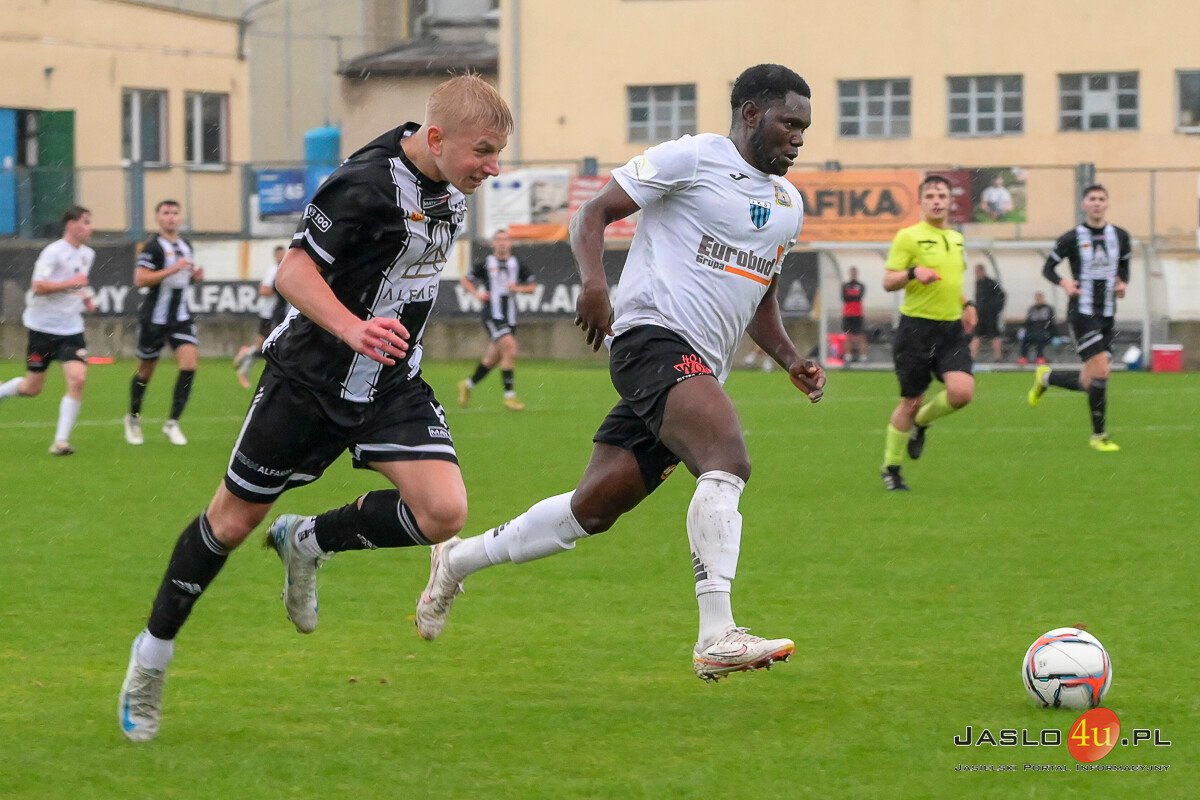 Mecz JKS Czarni 1910 Jasło - JKS Jarosław (1:1)