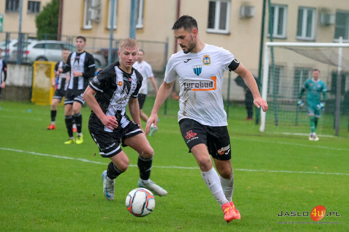 Mecz JKS Czarni 1910 Jasło - JKS Jarosław (1:1)