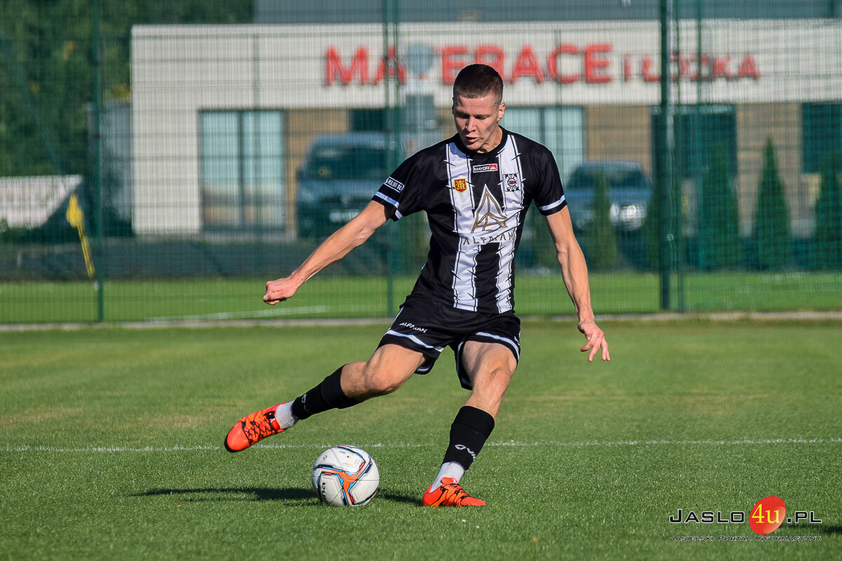 Mecz JKS Czarni 1910 Jasło - Strug Tyczyn (2:0)