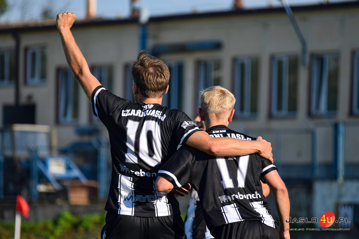 Mecz JKS Czarni 1910 Jasło - Strug Tyczyn (2:0)
