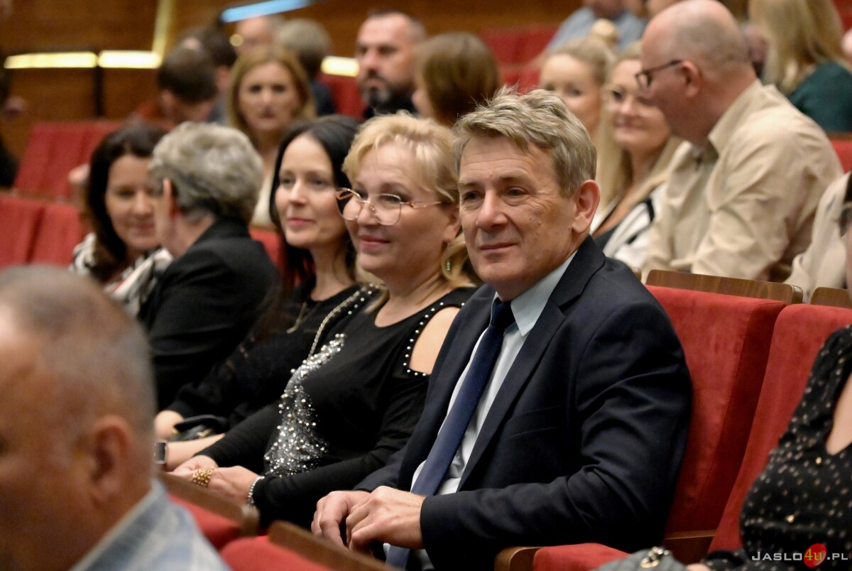 Pokaz filmu pt. "Zrównać z ziemią" w JDK