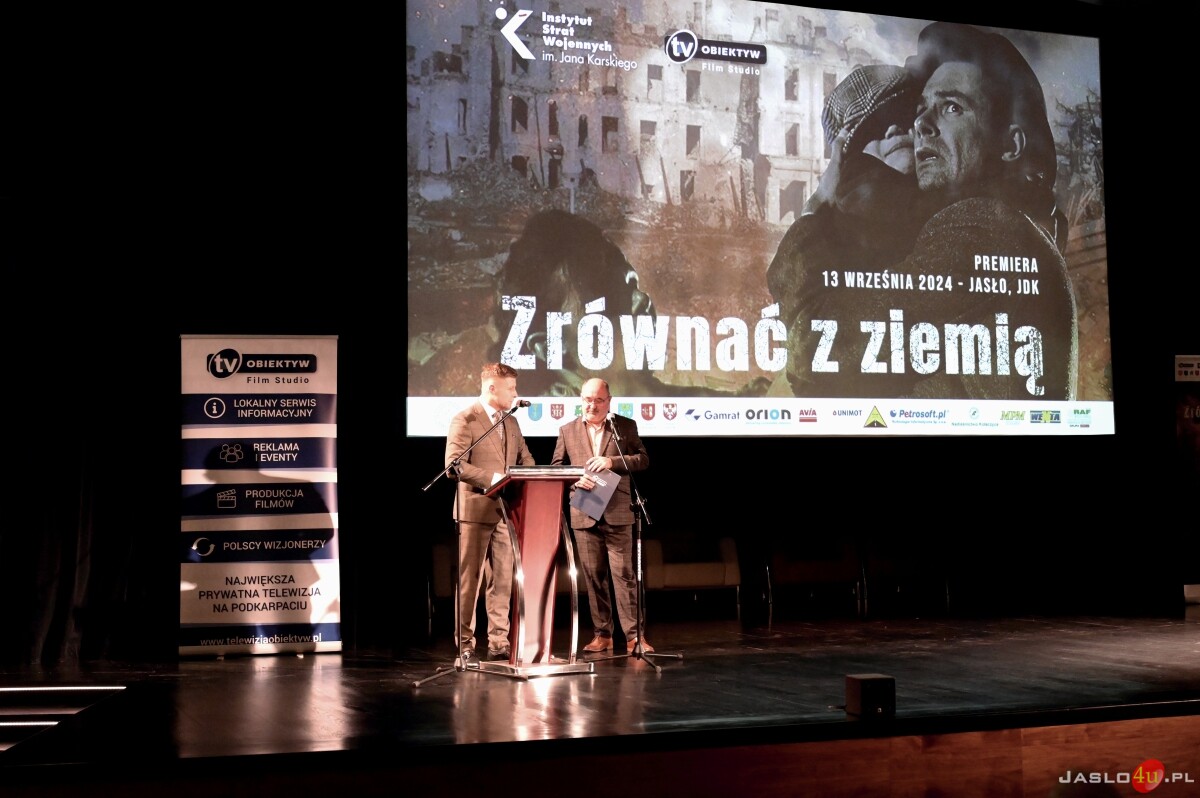 Pokaz filmu pt. "Zrównać z ziemią" w JDK