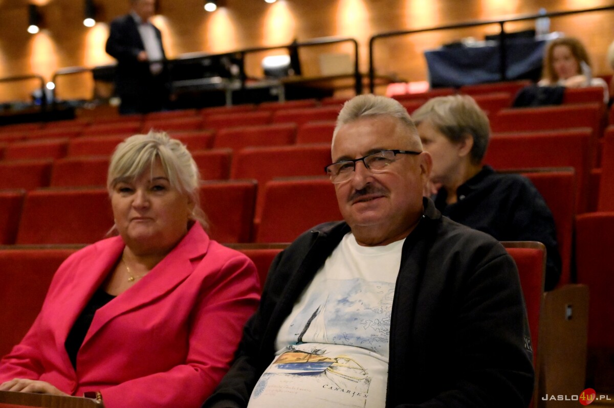 Pokaz filmu pt. "Zrównać z ziemią" w JDK