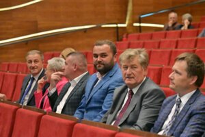 Pokaz filmu pt. "Zrównać z ziemią" w JDK